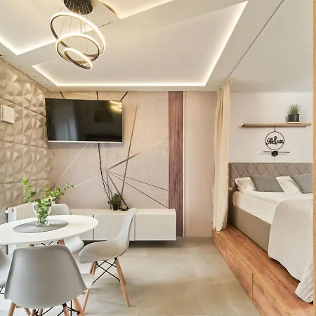 Cumbia Garden Apartment